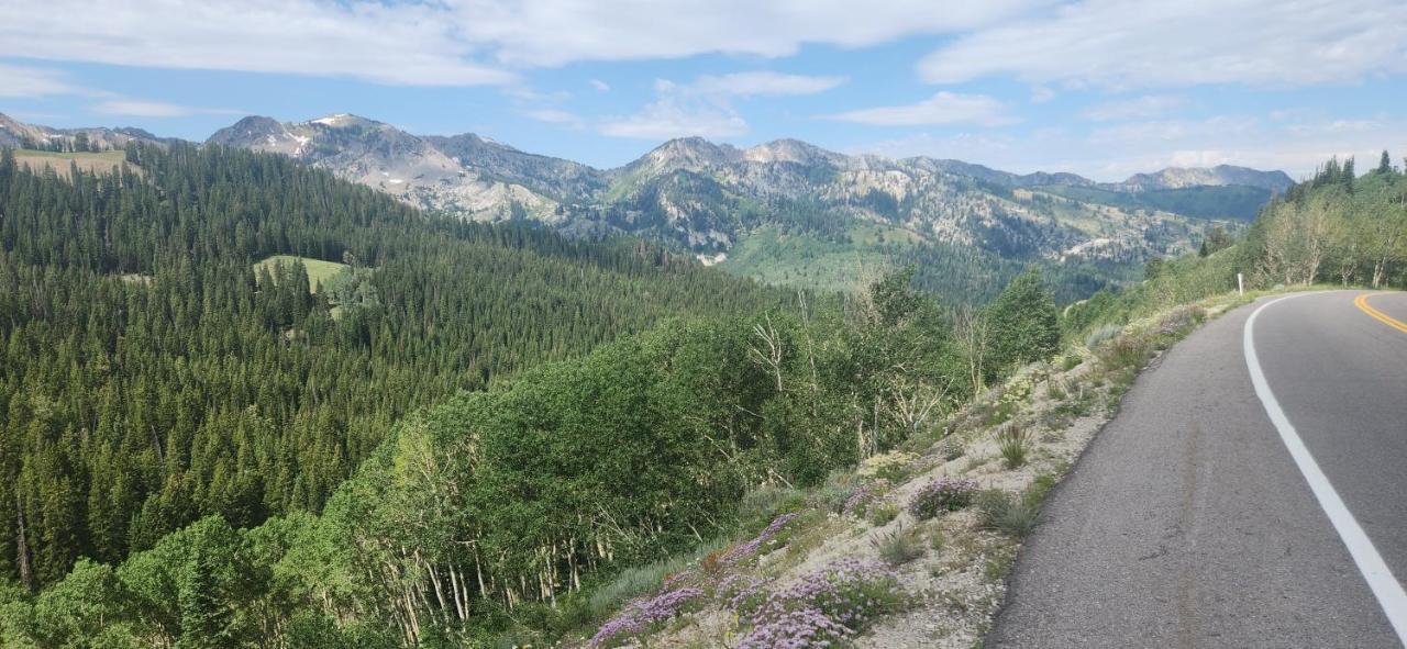 Stunning At Solitude, Steps From Chair Lift, East #103 Brighton Esterno foto